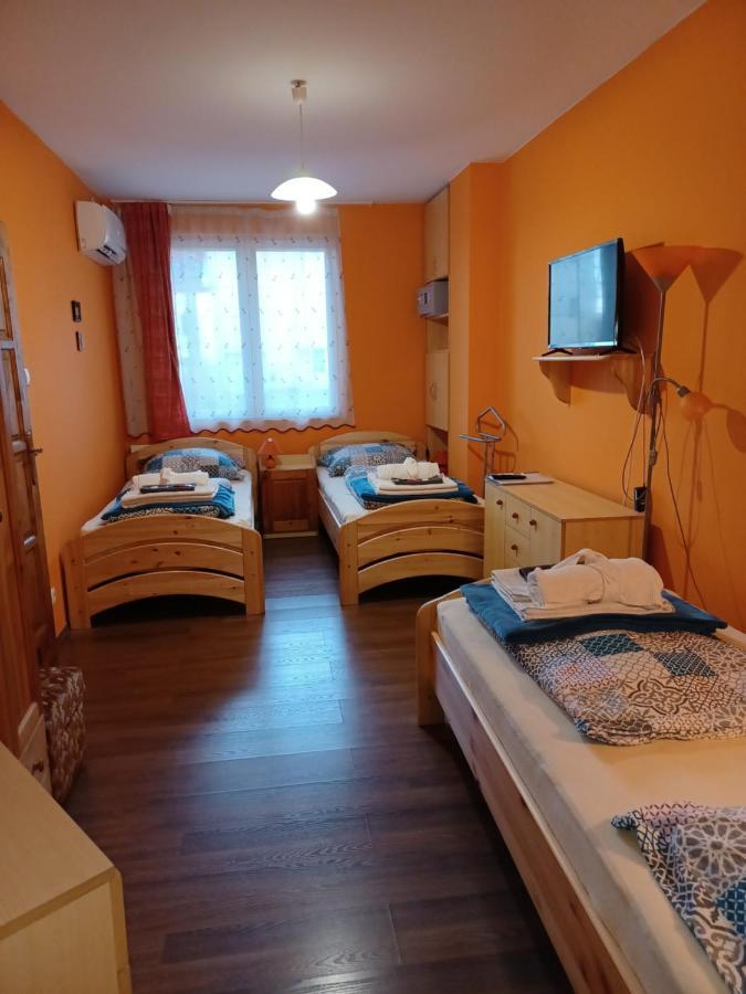 Eva Apartmanhaz Eger Exterior photo