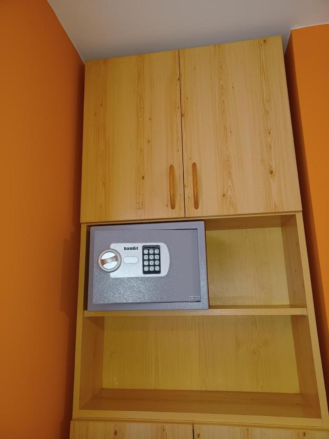 Eva Apartmanhaz Eger Exterior photo