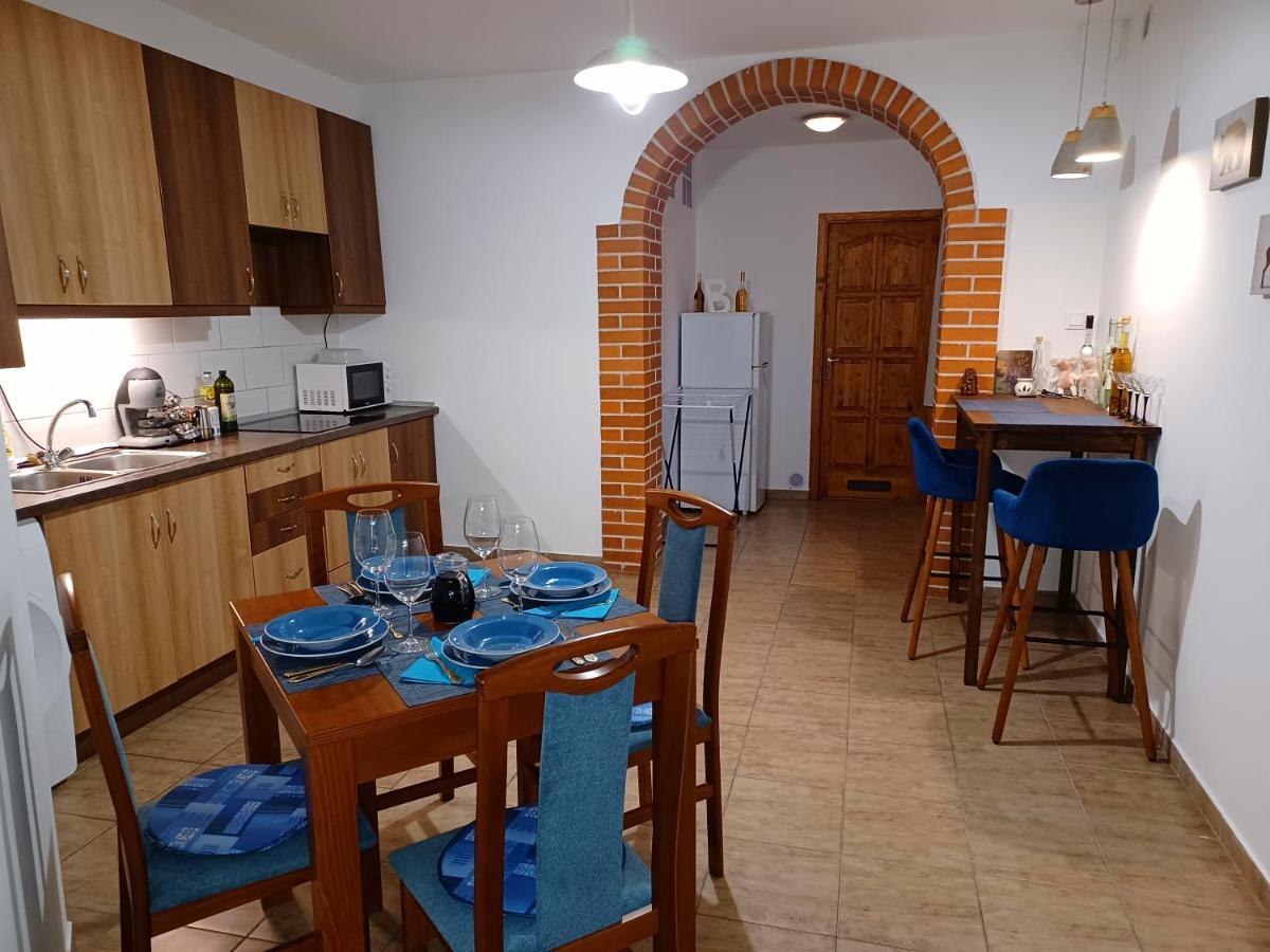 Eva Apartmanhaz Eger Exterior photo