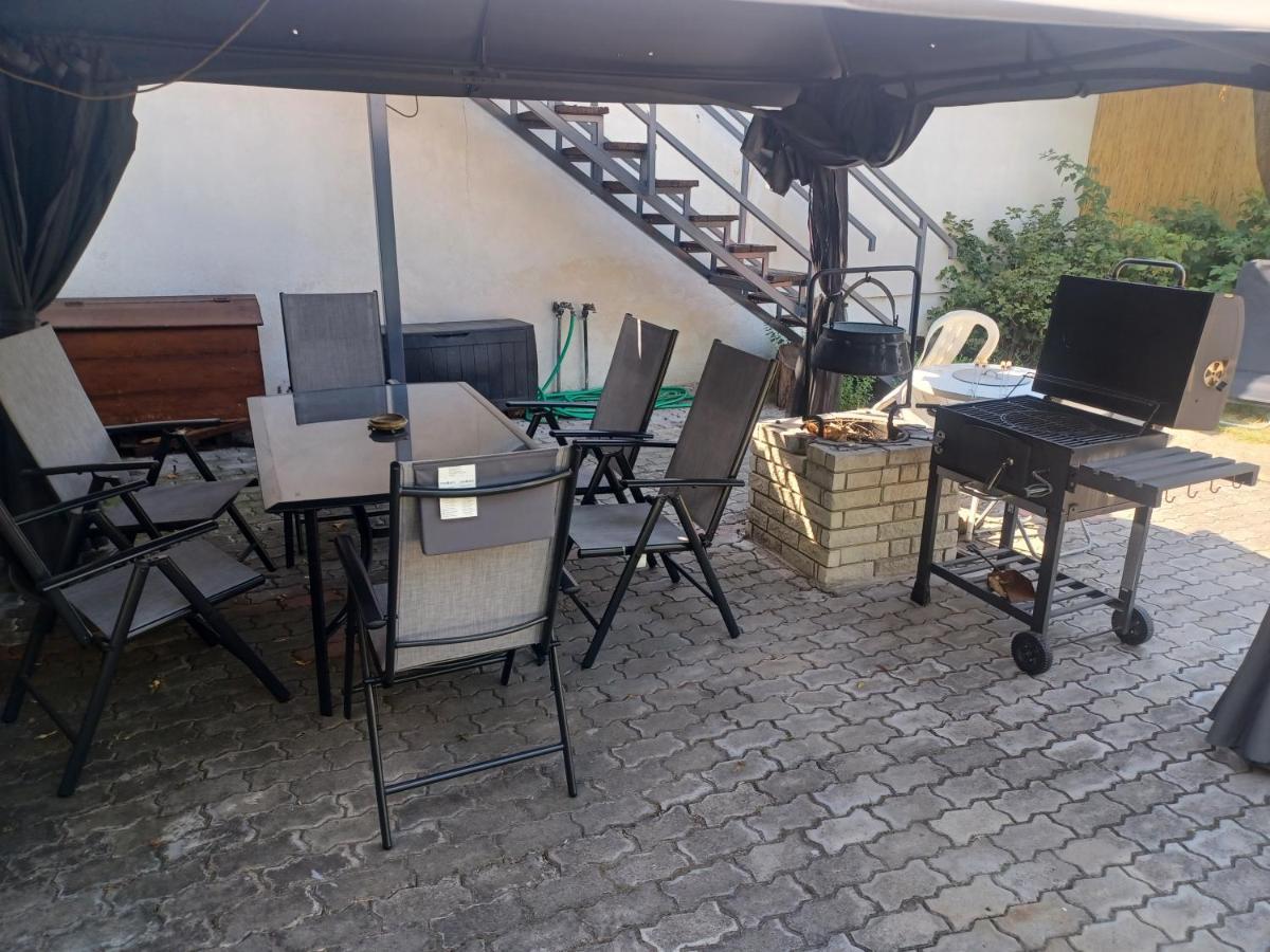 Eva Apartmanhaz Eger Exterior photo